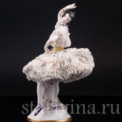 Фарфорвая статуэтка Танцующая девушка, кружевная, Volkstedt, Германия, до 1935 г.