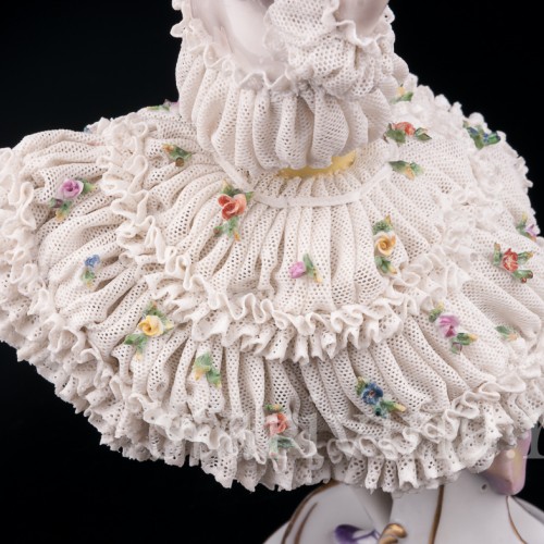 Фарфорвая статуэтка Танцующая девушка, кружевная, Volkstedt, Германия, до 1935 г.