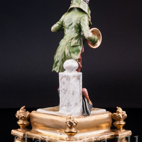 Фигурка музыканта из фарфора Валторнист, Richard Eckert & Co, Германия, кон. 19 в.