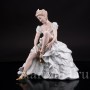 Фарфоровая статуэтка Балерина, завязывающая балетную туфельку, Wallendorf, Германия, 1960 гг.