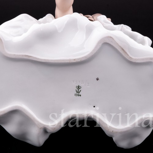 Фарфоровая статуэтка Балерина, завязывающая балетную туфельку, Wallendorf, Германия, 1960 гг.