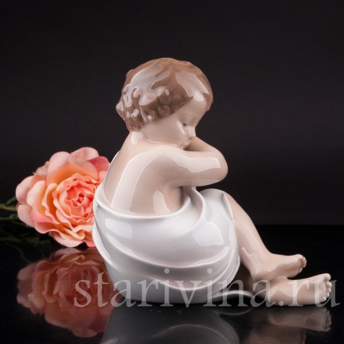 Статуэтка из фарфора девочки Бутон розы, Royal Copenhagen, Дания, 1969-74 гг.
