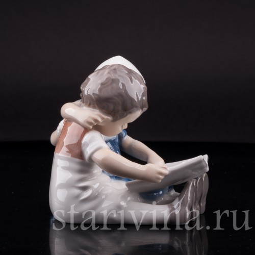 Фигурка из фарфора Малыши, читающие книжку, Bing & Grondahl, Дания, 1952-58 гг.