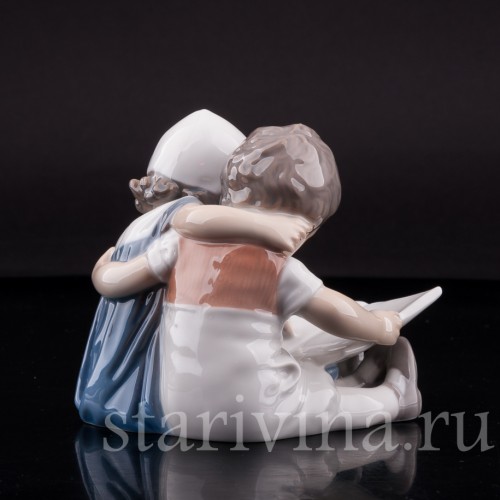 Фигурка из фарфора Малыши, читающие книжку, Bing & Grondahl, Дания, 1952-58 гг.