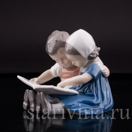 Фигурка из фарфора Малыши, читающие книжку, Bing & Grondahl, Дания, 1952-58 гг.