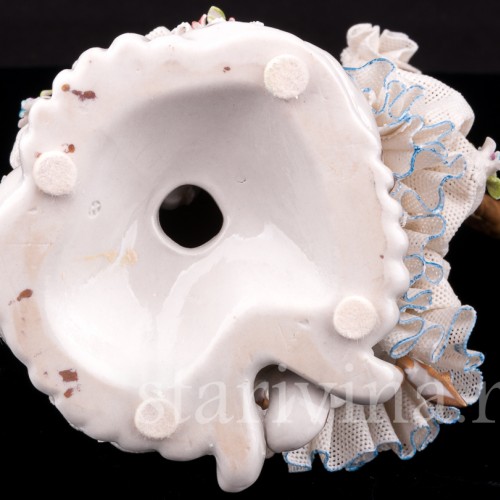 Девушка с арфой, кружевная, Capodimonte, Италия, сер.  20 в.