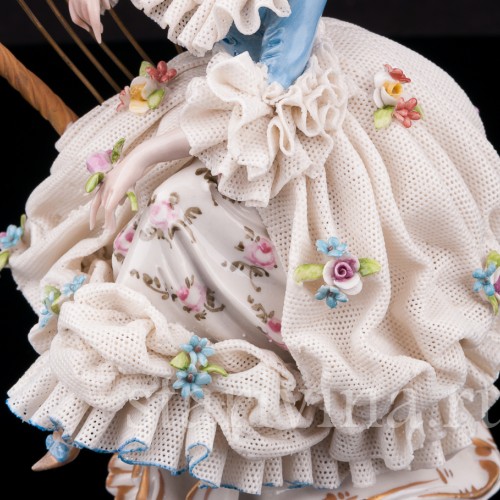 Девушка с арфой, кружевная, Capodimonte, Италия, сер.  20 в.