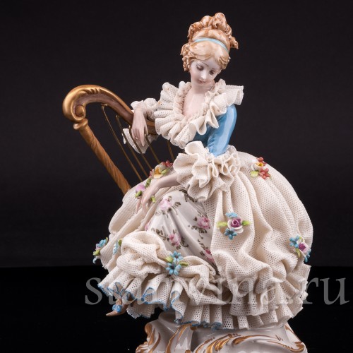Девушка с арфой, кружевная, Capodimonte, Италия, сер.  20 в.