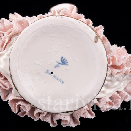 Девушка в капоре, кружевная, Ackermann & Fritze, Германия