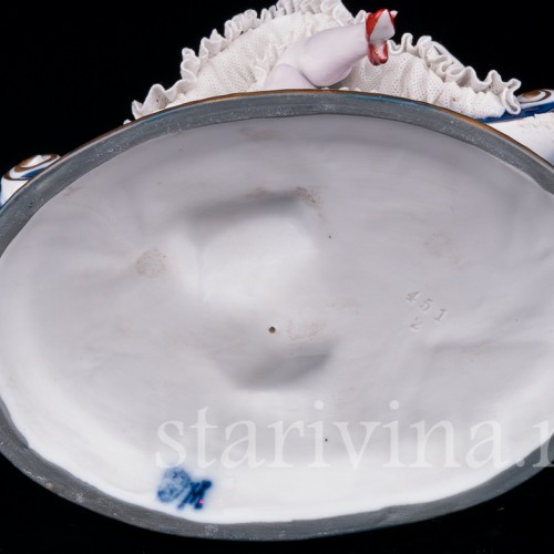 Девушка с попугаем, кружевная, E. A. Muller, Германия