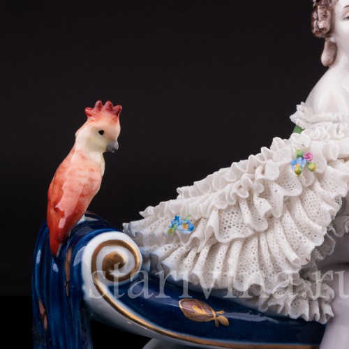 Девушка с попугаем, кружевная, E. A. Muller, Германия