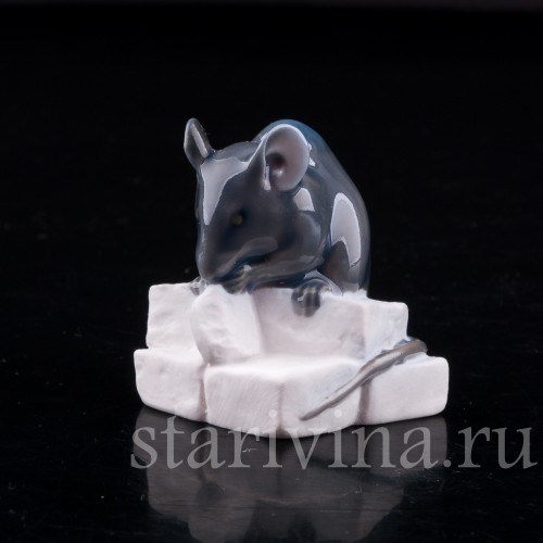 Фигурка из фарфора Мышь на сахаре Royal Copenhagen, Дания, 1955 год.