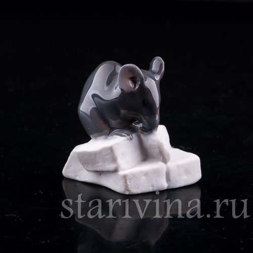 Фигурка из фарфора Мышь на сахаре, Royal Copenhagen, Дания, 1969-74 гг.