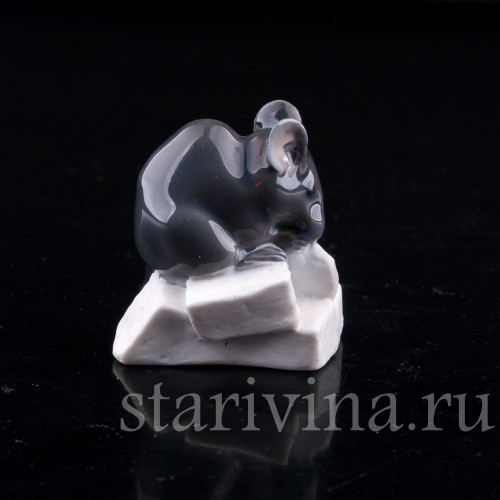 Фигурка из фарфора Мышь на сахаре, Royal Copenhagen, Дания, 1969-74 гг.