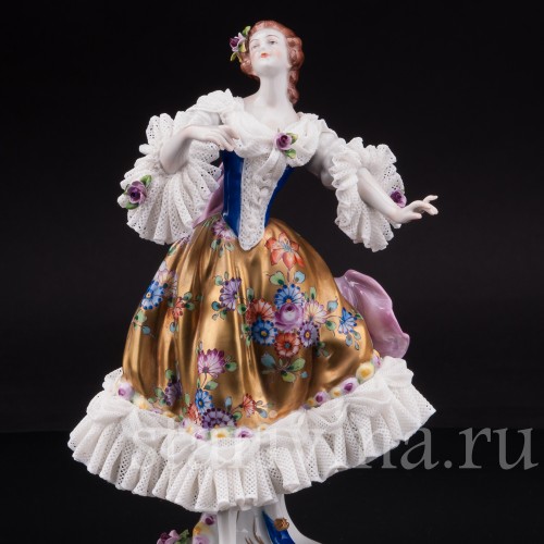 Статуэтка из кружевного фарфора Танцующая девушка, Volkstedt, Германия, после 1935 г.