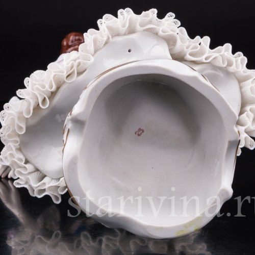 Статуэтка из кружевного фарфора Танцующая девушка, Volkstedt, Германия, после 1935 г.