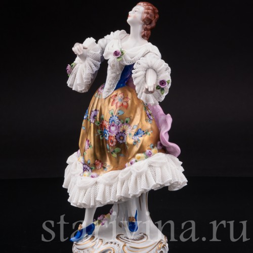 Статуэтка из кружевного фарфора Танцующая девушка, Volkstedt, Германия, после 1935 г.