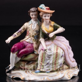 Фигурка из фарфора Сидящая пара, миниатюра, Ackermann & Fritze, Германия, нач. 20 в.