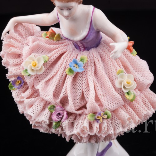 Фигурка из кружевного фарфора Танцующая девушка, Muller & Co, Германия, нач. 20 в.