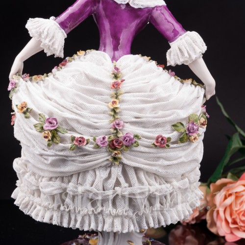 Фарфоровая статуэтка Дама с султаном из перьев, кружевная, Volkstedt, Германия, кон. 19, нач. 20 в.