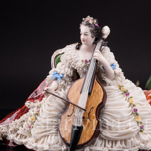 Статуэтка Дама с виолончелью, кружевная, Volkstedt, Германия, сер. 20 в.