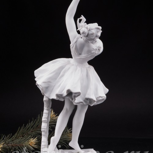 Фарфоровая статуэтка Балерина с розами, Volkstedt, Германия, кон. 19 в.