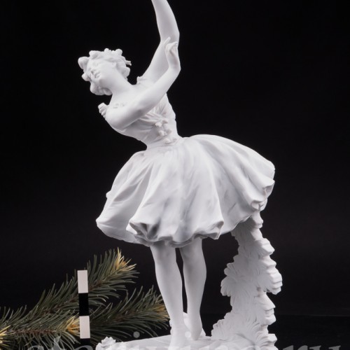 Фарфоровая статуэтка Балерина с розами, Volkstedt, Германия, кон. 19 в.