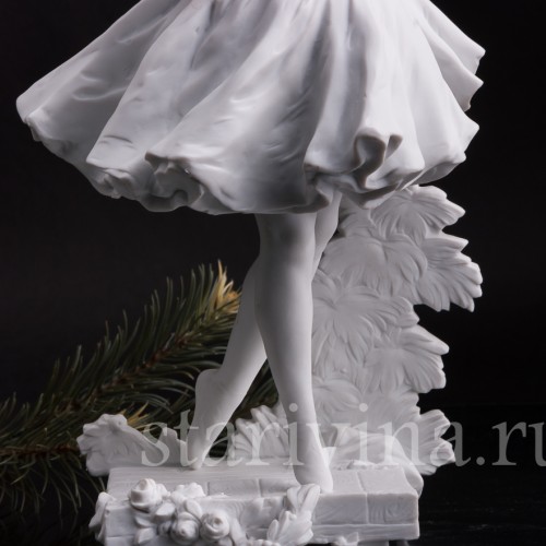 Фарфоровая статуэтка Балерина с розами, Volkstedt, Германия, кон. 19 в.
