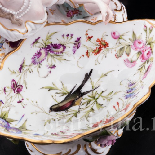 Фарфоровая композиция Девушка с блюдом, , кон. 19 в.