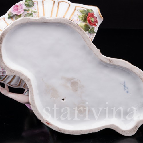 Фарфоровая композиция Девушка с блюдом, , кон. 19 в.