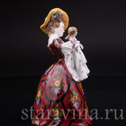 Фарфоровая статуэтка Девочка с куклой, Ackermann & Fritze, Германия, перв. пол. 20 в.