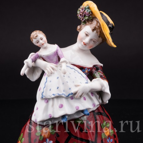 Фарфоровая статуэтка Девочка с куклой, Ackermann & Fritze, Германия, перв. пол. 20 в.