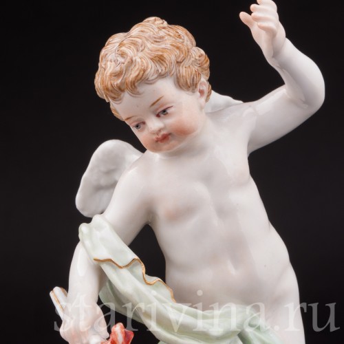 Фигурка из фарфора Ангелочек воспламеняющий сердца, Meissen, Германия, сер. 19 - нач. 20 вв.