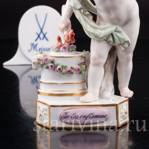 Фигурка из фарфора Ангелочек воспламеняющий сердца, Meissen, Германия, сер. 19 - нач. 20 вв.