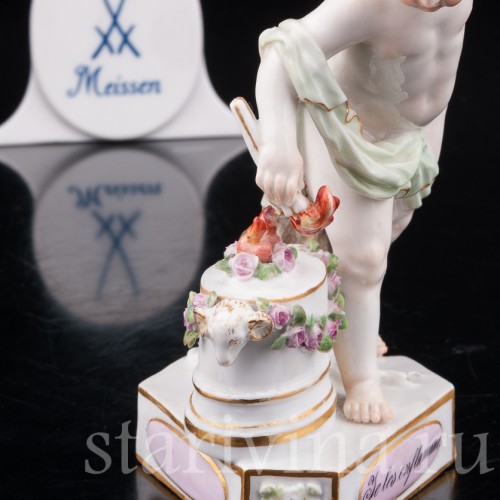 Фигурка из фарфора Ангелочек воспламеняющий сердца, Meissen, Германия, сер. 19 - нач. 20 вв.