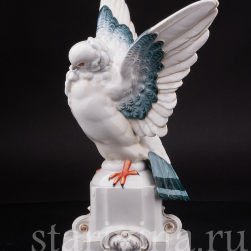 Фигурка из фарфора Голубь, Hertwig & Co, Германия, 1920-30 гг.