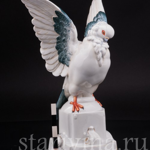 Фигурка из фарфора Голубь, Hertwig & Co, Германия, 1920-30 гг.