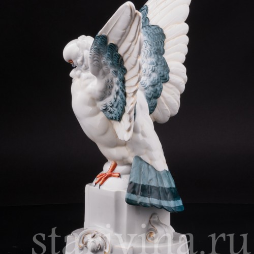 Фигурка из фарфора Голубь, Hertwig & Co, Германия, 1920-30 гг.