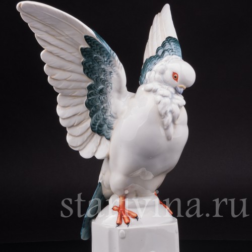 Фигурка из фарфора Голубь, Hertwig & Co, Германия, 1920-30 гг.