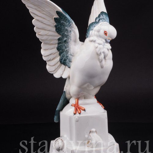 Фигурка из фарфора Голубь, Hertwig & Co, Германия, 1920-30 гг.