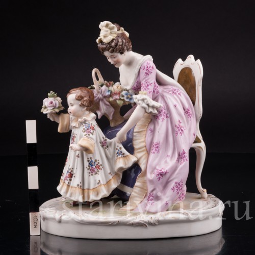Фарфоровая статуэтка Мама с дочкой, Scheibe-Alsbach, Германия, 1925-72 гг.