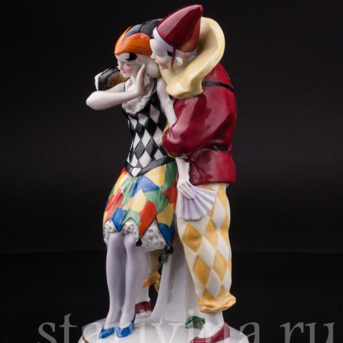 Статуэтка из фарфора Арлекин и Коломбина, Hertwig & Co, Германия, 1920-30 гг.