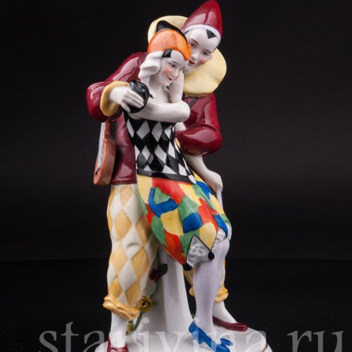 Статуэтка из фарфора Арлекин и Коломбина, Hertwig & Co, Германия, 1920-30 гг.