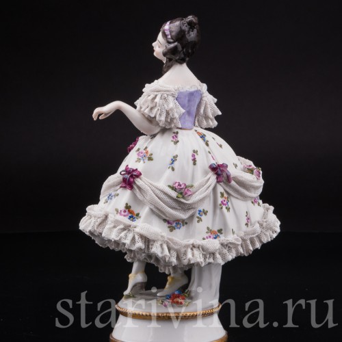 Статутка Девушка со шляпкой, кружевная, Volkstedt, Германия, до 1935 г.