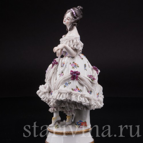 Статутка Девушка со шляпкой, кружевная, Volkstedt, Германия, до 1935 г.
