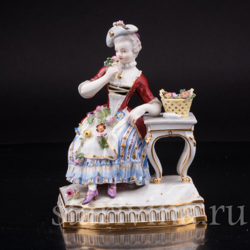Антикварная статуэтка девушки Обоняние, 5 чувств, аллегория, Meissen, Германия, сер. 19 - нач. 20 вв.