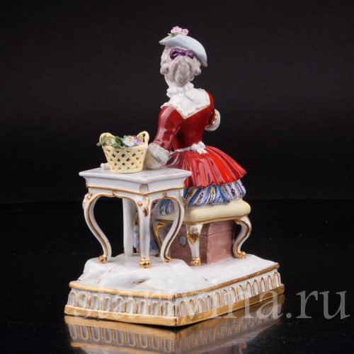 Антикварная статуэтка девушки Обоняние, 5 чувств, аллегория, Meissen, Германия, сер. 19 - нач. 20 вв.