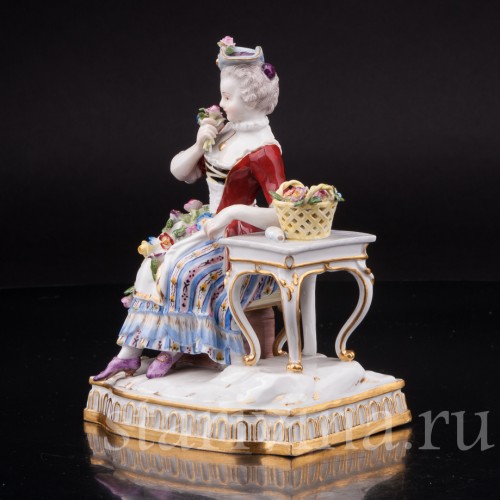 Антикварная статуэтка девушки Обоняние, 5 чувств, аллегория, Meissen, Германия, сер. 19 - нач. 20 вв.