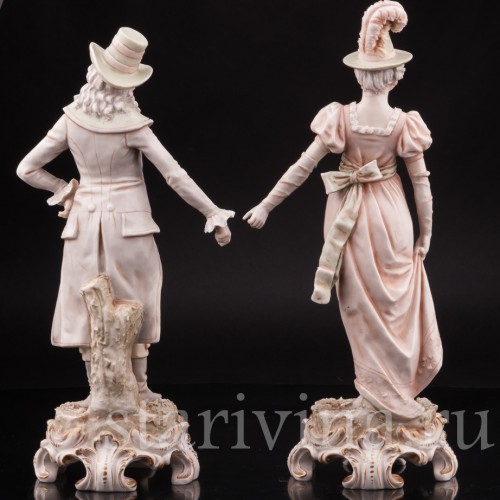 Фарфоровая композиция Пара в дорожных костюмах, Royal Dux, Чехия, 1900 гг.