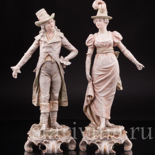 Фарфоровая композиция Пара в дорожных костюмах, Royal Dux, Чехия, 1900 гг.